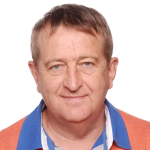 LUC STEVENS
est docteur en médecine, médecin du sport, diplômé de l'université de Liège médecin nutritionniste est diplômé en nutrition clinique de l'université libre de
Bruxelles et en alimentation santé et micronutrition de l'université de Dijon. Médecin phyto et aromathérapeute diplômés de l'université de Grenoble il a suivi de nombreux
sportifs de haut niveau dans différentes disciplines les encadrant pour 50 titres de champion de Belgique 12 de podiums au championnat d'Europe 3 podiums au championnat
du monde et une médaille aux jeux olympiques.