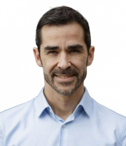 Anthony BERTHOU est nutritionniste. Il défend une approche intégrative et écologique de la nutrition, qu’il enseigne auprès des professionnels de santé et dans différentes universités. Il a notamment enseigné les Enjeux mondiaux de l’alimentation 2050 au sein de l’École Polytechnique Fédérale de Lausanne (EPFL)